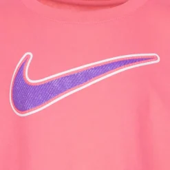 Nike Girls Swoosh Varsity Outline T-Shirt in Pink