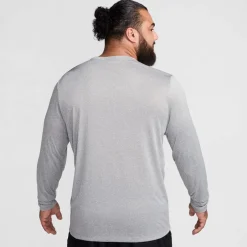 Nike Legend Long Sleeve Crew Neck T-Shirt in Grey