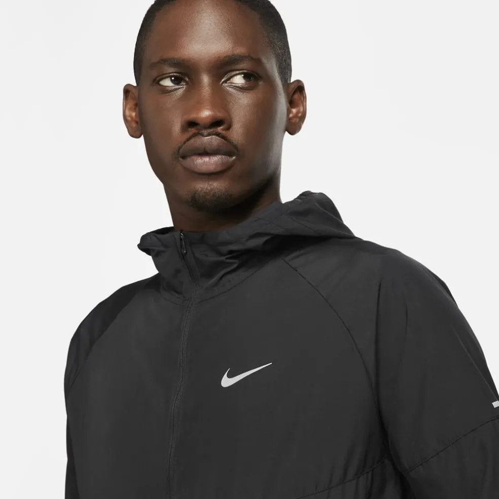 Nike Mens Miler Repel Running Jacket in Black