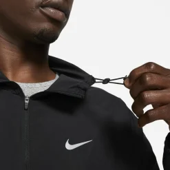 Nike Mens Miler Repel Running Jacket in Black