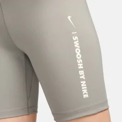 Nike One Hr Tight in Multi