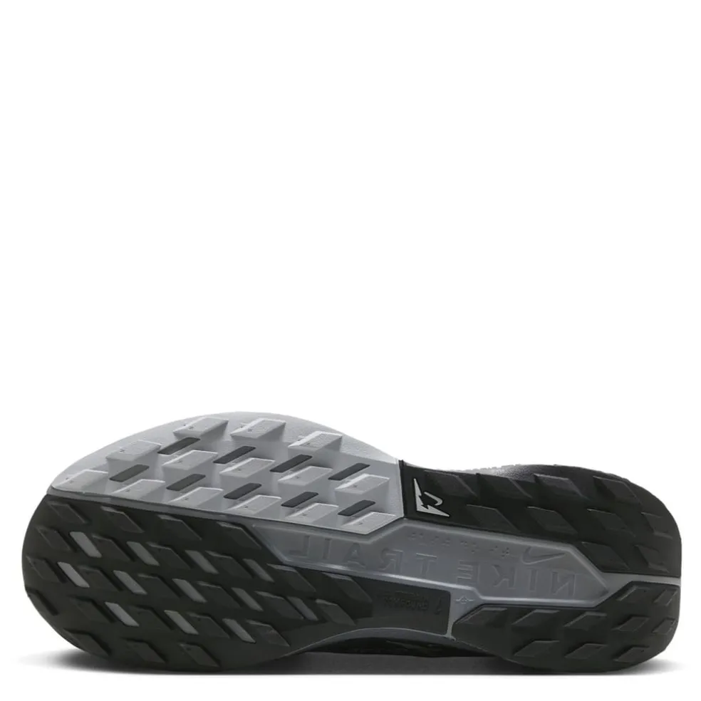 Nike Pegasus Trail 5 Gore Tex Flat Heel Trainers in Black