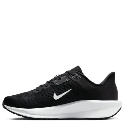 Nike Quest 6 Running Trainers in Black