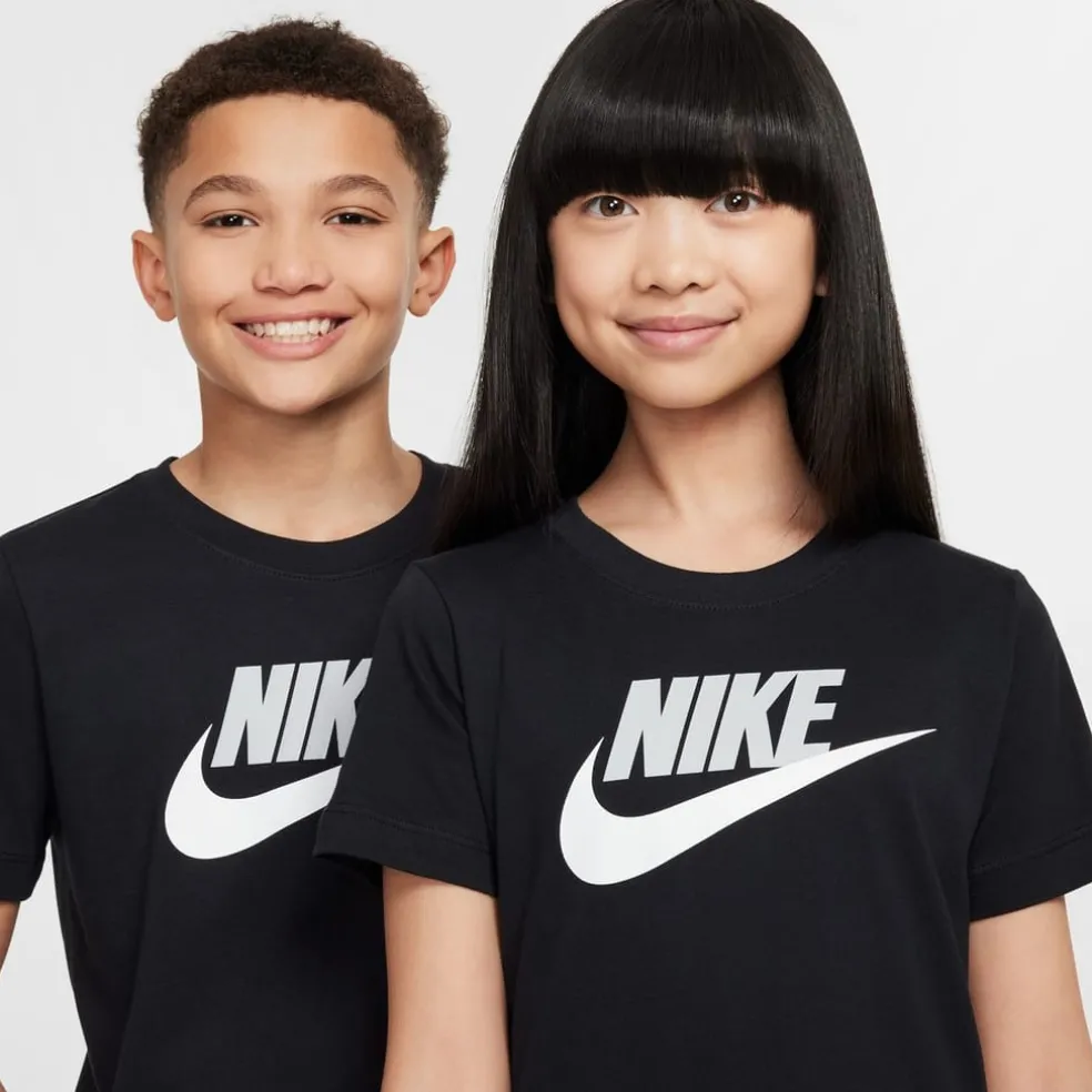 Nike Sportswear T-Shirt Junior in Black