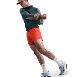 Nike Trailwind Shorts in Red