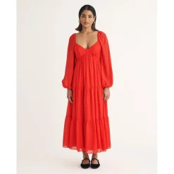 Nobodys Child Char Sweetheart Neck Midi Tiered Dress in Red