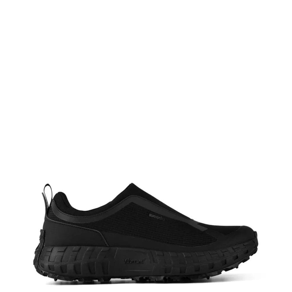 Norda Pitch Black Trainers in Black