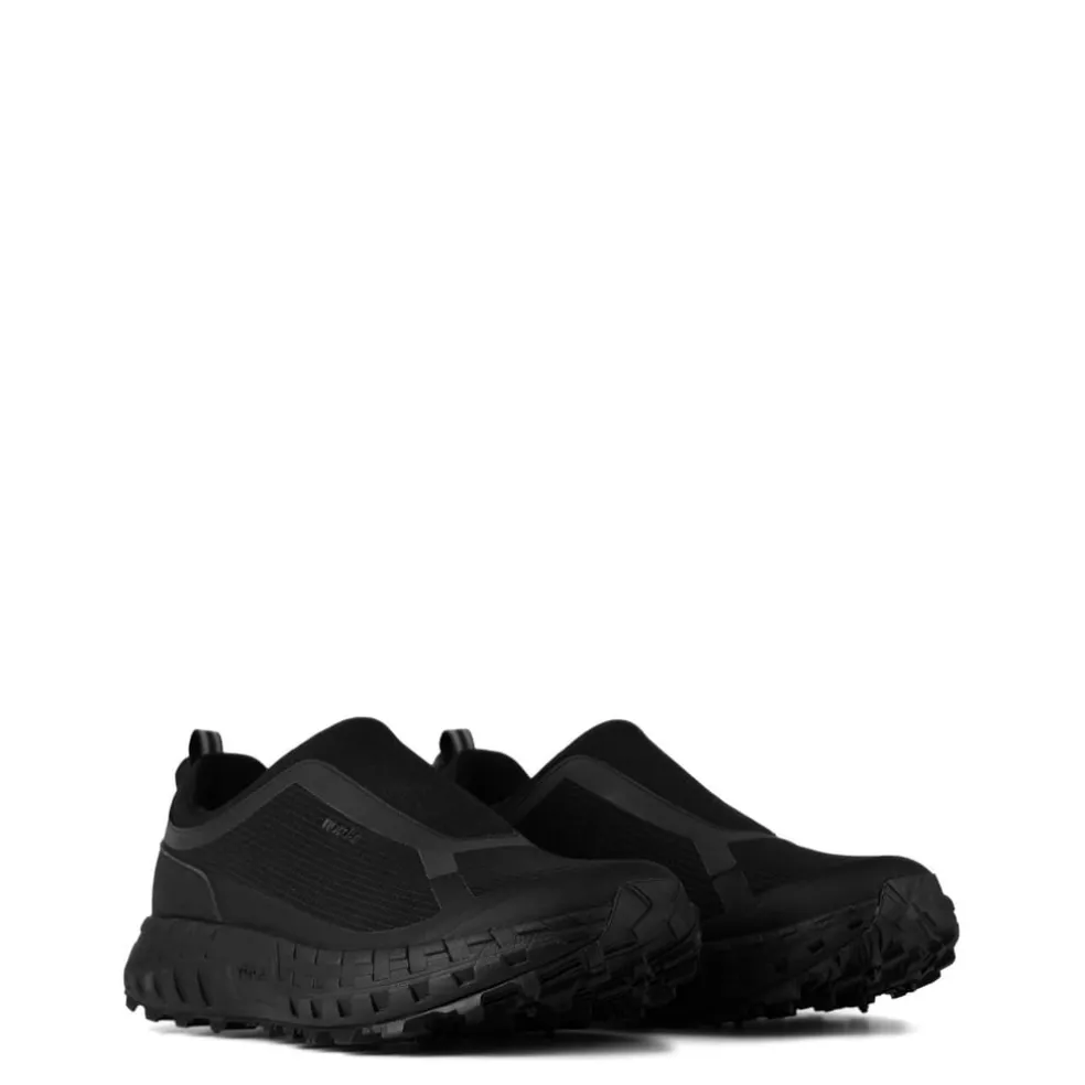 Norda Pitch Black Trainers in Black