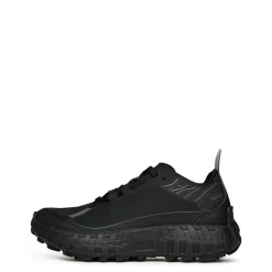 Norda The 001 Low Top Running Sneakers in Black