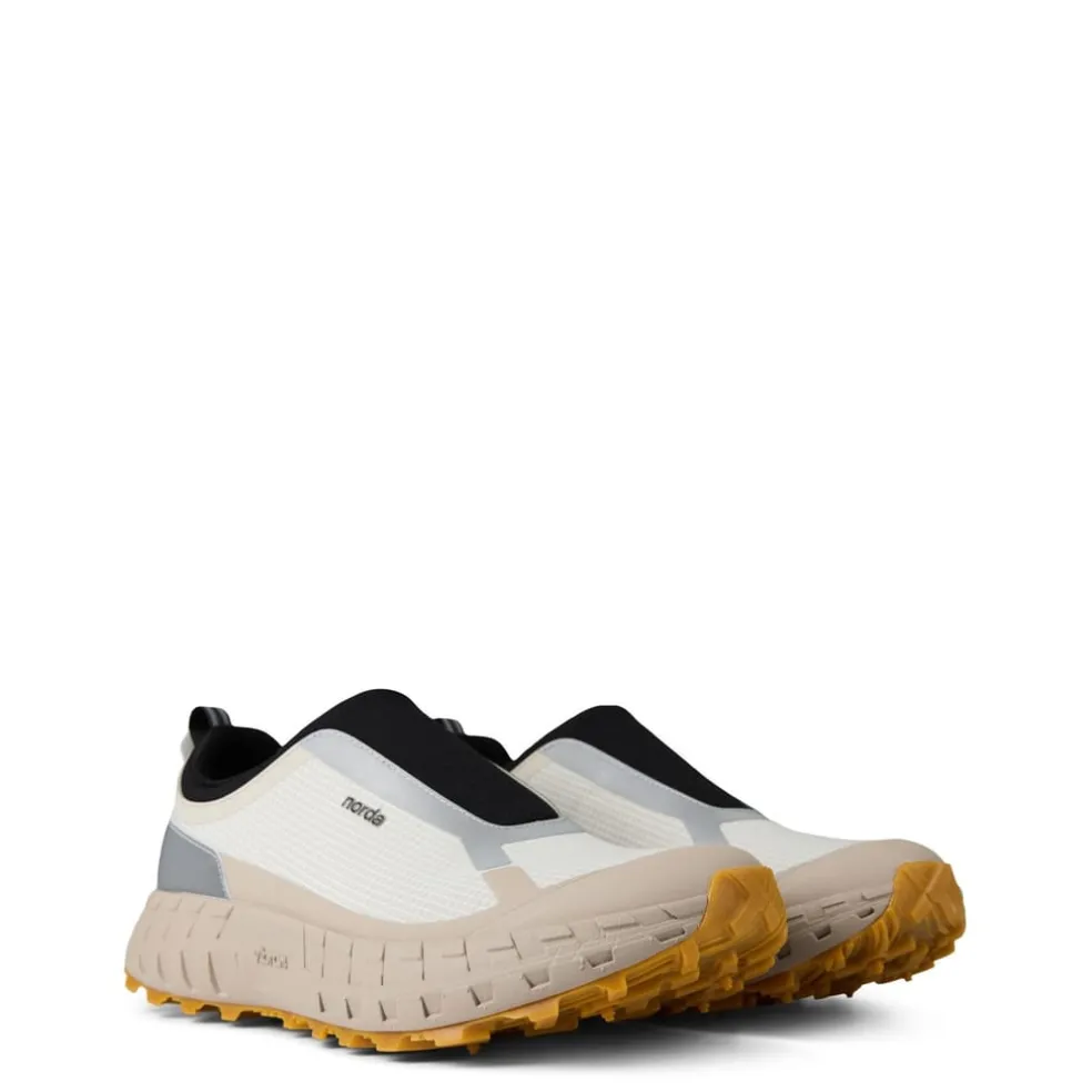 Norda Trainers in Beige