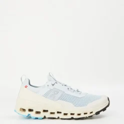 On Cloudultra 2 in Blue