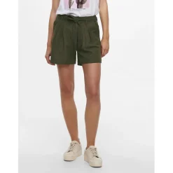 Only Lemon Rib Woven Shorts in Green