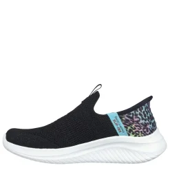 Skechers Ultra Flx3 Low Top Running Sneakers in Black