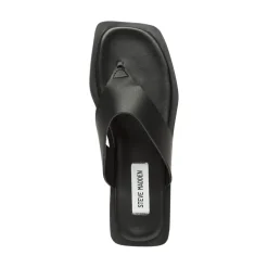 Steve Madden Flip Flops in Black
