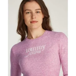 Tommy Jeans Cropped Script Slim Fit Sweater in Pink
