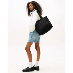Tommy Jeans Tj Dailytote in Black