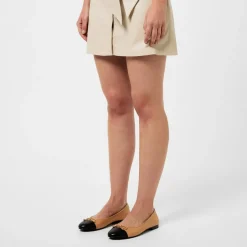 Tory Burch Toe Ballet Flats in Beige