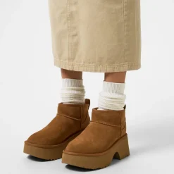 Ugg New Heights Snug Platform Boots in Brown
