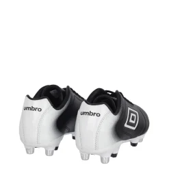 Umbro Calcio Soft Ground Football Boots in Black