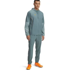 Under Armour Challng Pro Trackst in Blue
