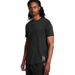 Under Armour Run Crew Neck Regular Fit Athletic T-Shirt in Black
