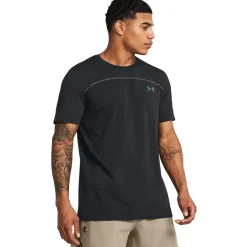 Under Armour Rush Short Sleeve Crew Neck T-Shirt in Black