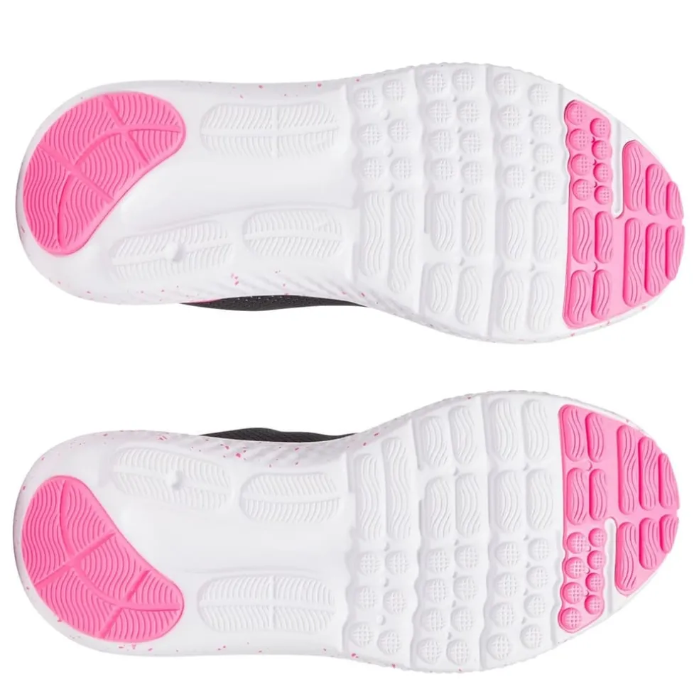 Under Armour Surge 4 Low Top Sneakers in Black