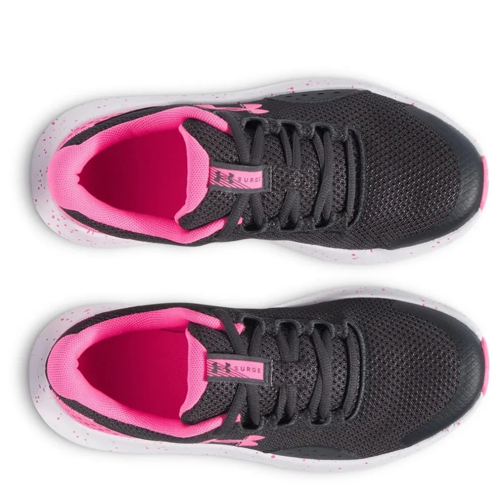 Under Armour Surge 4 Low Top Sneakers in Black