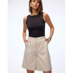 Vero Moda Nancy Shorts in Silver