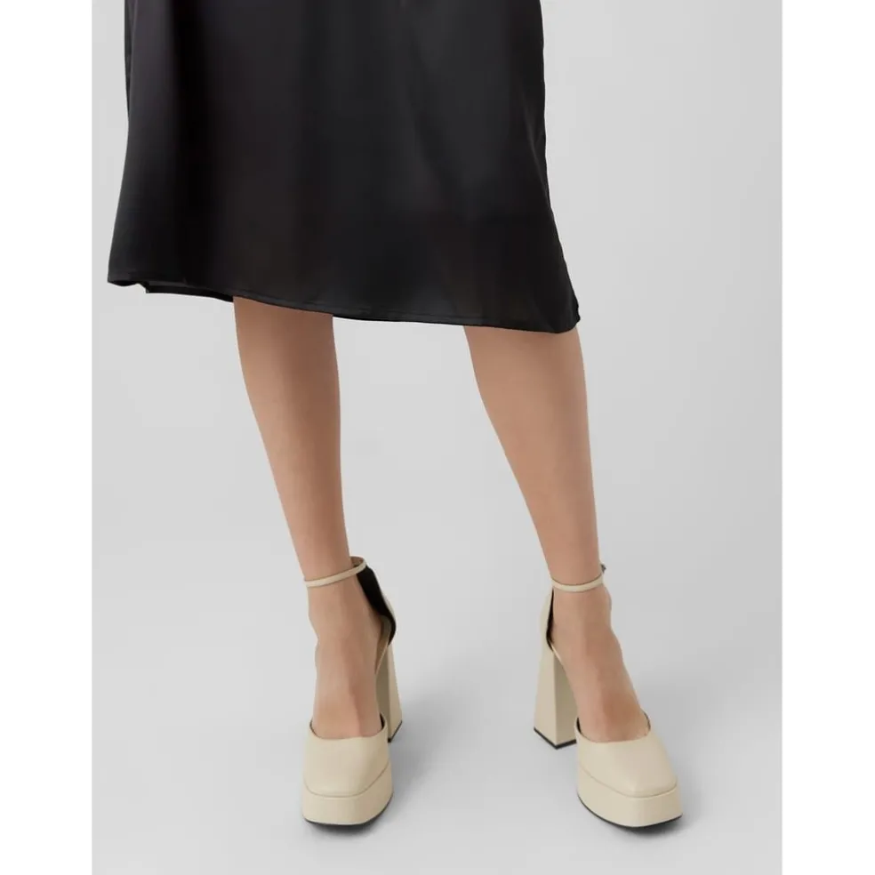 Vero Moda Skirt Wov in Black